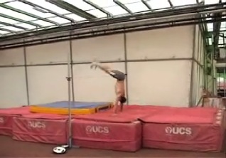 06_swingbackhdstnd.mov